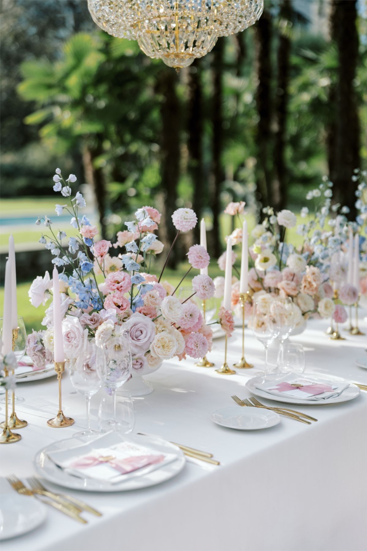 Wholesale event decorations from manufacturer, floral decor for global wedding planners bulk sourcing