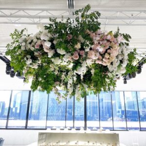 120cm wedding ceiling floral arrangement, green and pink, arranged in a hoop, suspended from a metal chandelier, with square or quadrilateral floral wreaths for wedding ceiling decoration.
