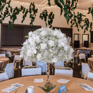 High-quality artificial rose and baby's breath bouquet, suitable for weddings, graduations, Father's Day, and Mother's Day; customizable decorations available.