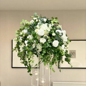 White and pink silk roses/hydrangeas wedding decorations, round artificial flower balls.