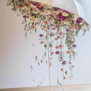 Colorful rose umbrellas, artificial flower decorations for wedding banquets, birthday parties and holidays.