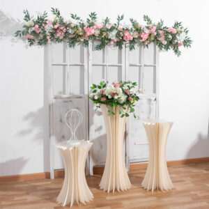 High-quality silk rose runner colorful table setting, priced by the wedding factory, for decorating party events.