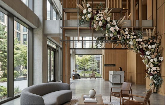 Custom Modern Minimalist Coffee Table Solutions Provider: Coordinating Luxury Lounge Furniture with Silk Florals 2 Minimalist Coffee Table with Silk Florals for Commercial Lounges